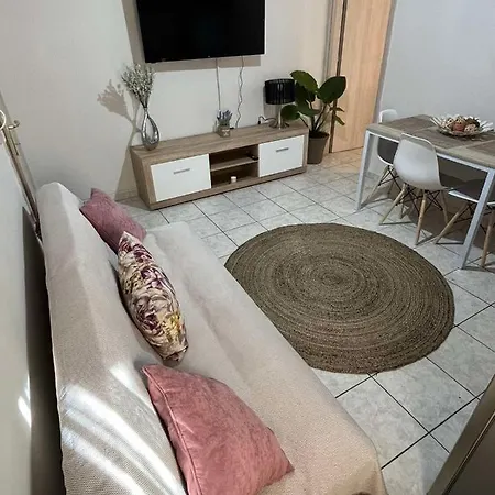 Comfy Near The Port And The Center Of Apartment