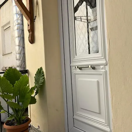 Comfy Near The Port And The Center Of Apartamento Volos