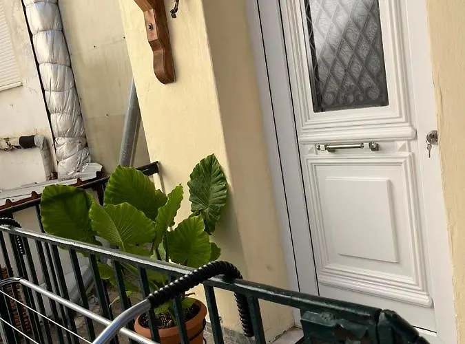 Comfy Near The Port And The Center Of アパート *