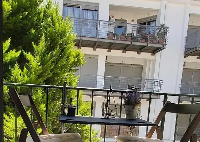 Comfy Near The Port And The Center Of アパート