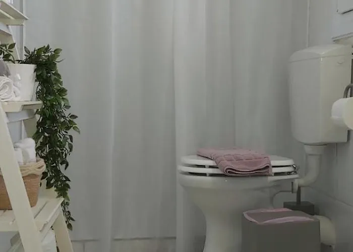 Comfy Near The Port And The Center Of *