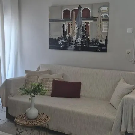 Apartment Comfy Near The Port And The Center Of