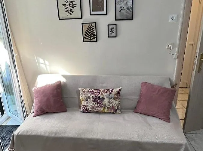 Comfy Near The Port And The Center Of *